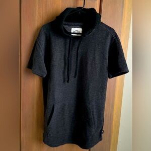 HOLLISTER Men’s pullover short sleeve hoodie, Size Small